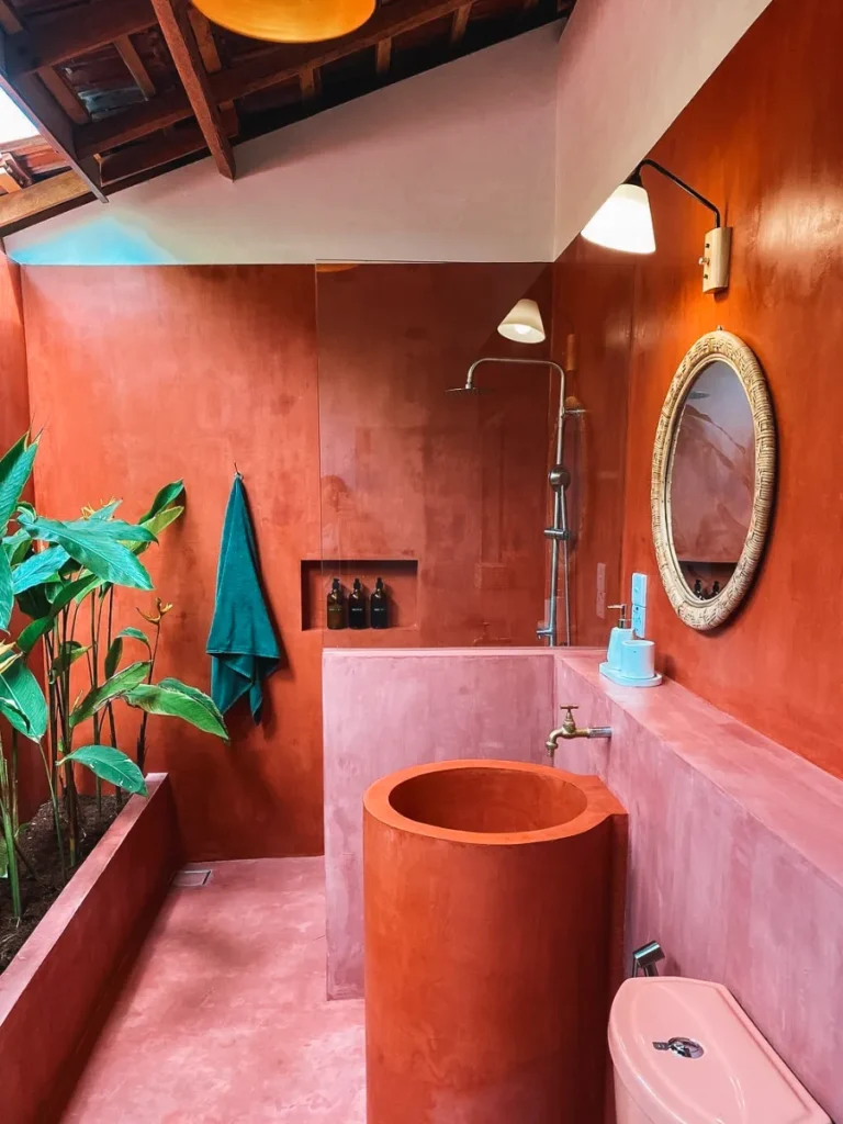 The bathrooms at Case Tikiri, one of the best hotels in Ahangama