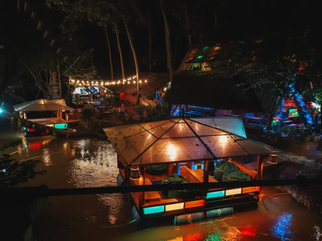 The floating platforms on the river at Rastarant, the best bar in Sigiriya