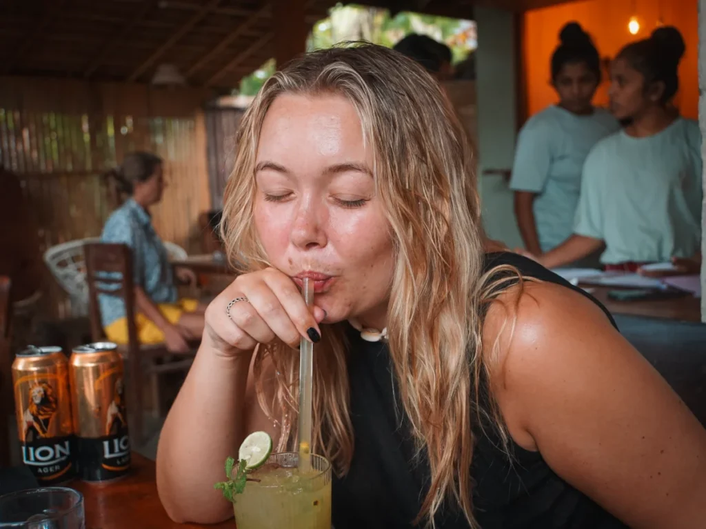 Beach House Hiri - cheap cocktails and good vibes