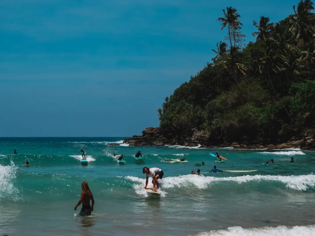 Hiriketiya Beach surf break - Learn to surf
