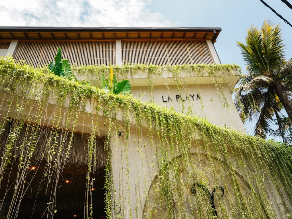 La Playa Hiriketiya - Stylish beachfront day club and restaurant in Sri Lanka