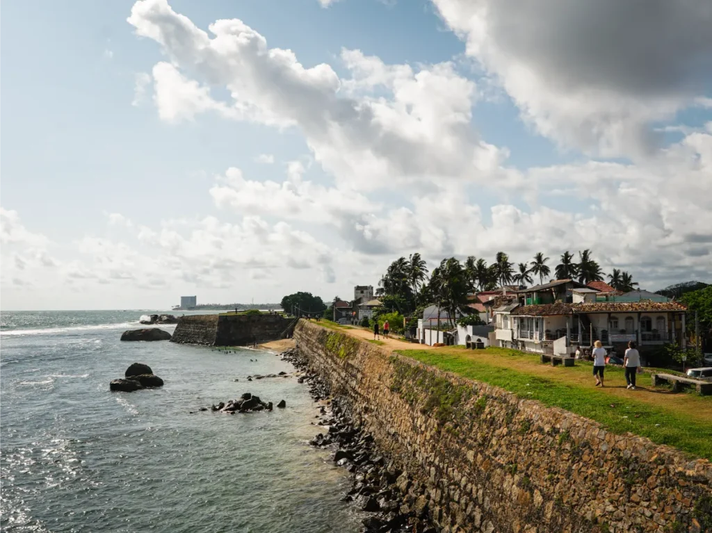 Galle Fort Walls, perfect for walking around 